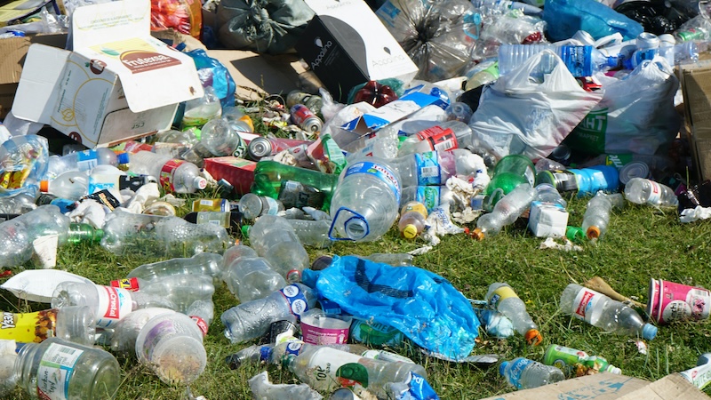 In diesen 10 Ländern verursachen die Menschen am meisten Plastikmüll